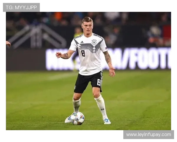 德国足球明星前腰风采尽显精彩瞬间图片集锦